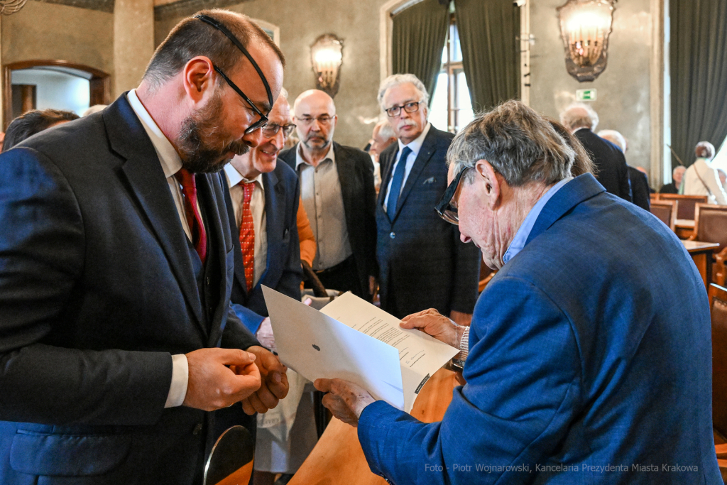 Marian, Turski, Medal za mądrość obywatelską, Zachwatowicz, Jasiński, Majchrowski, wręczenie,   Autor: P. Wojnarowski