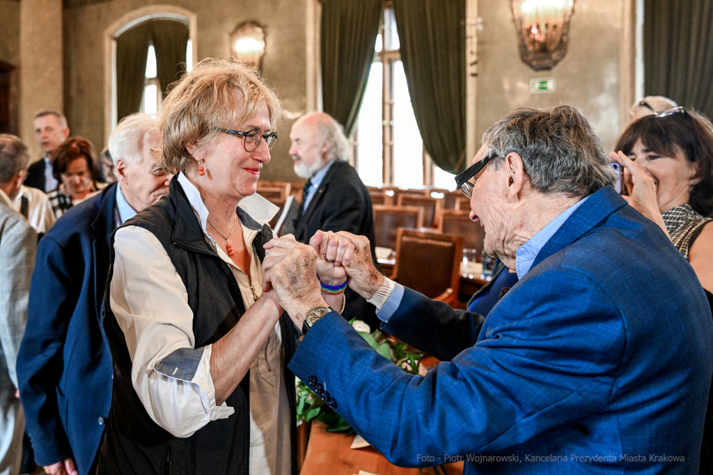 Marian, Turski, Medal za mądrość obywatelską, Zachwatowicz, Jasiński, Majchrowski, wręczenie,   Autor: P. Wojnarowski