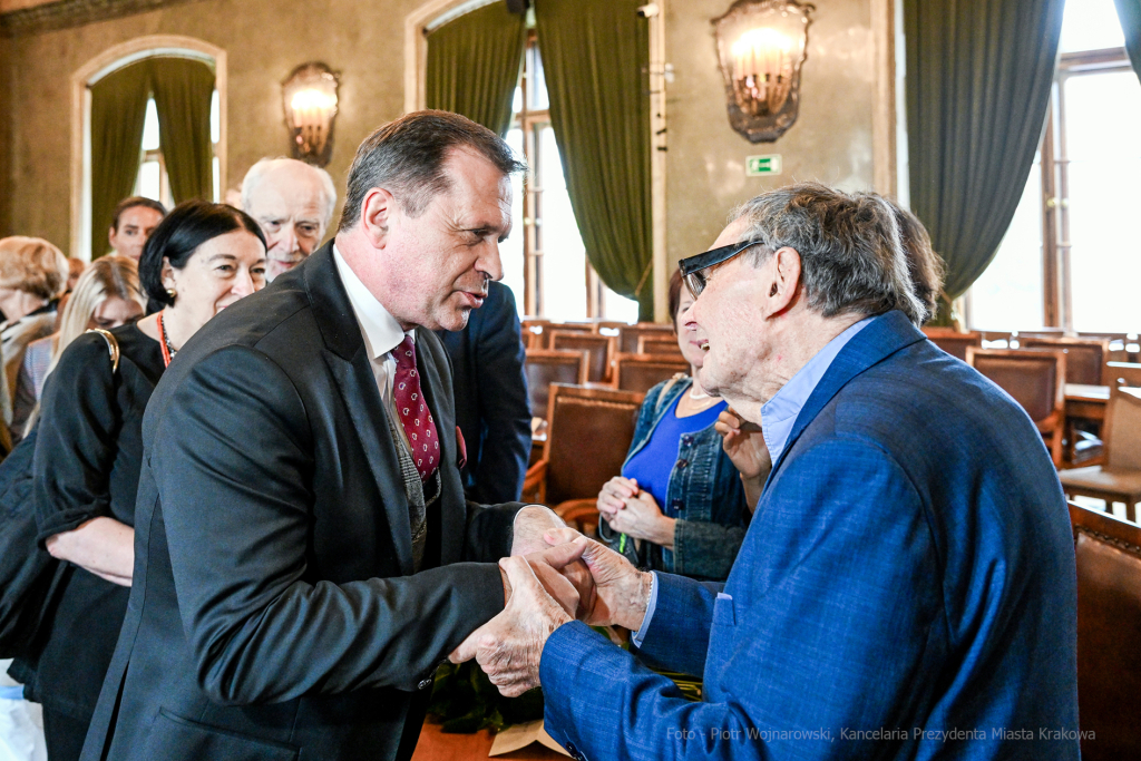 Marian, Turski, Medal za mądrość obywatelską, Zachwatowicz, Jasiński, Majchrowski, wręczenie,   Autor: P. Wojnarowski