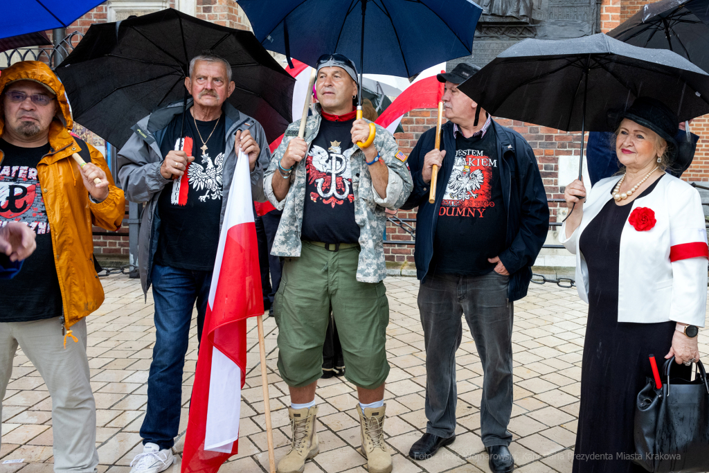 1 sierpnia, rocznica Powstania Warszawskiego, Rynek Główny, godzina W  Autor: P. Wojnarowski