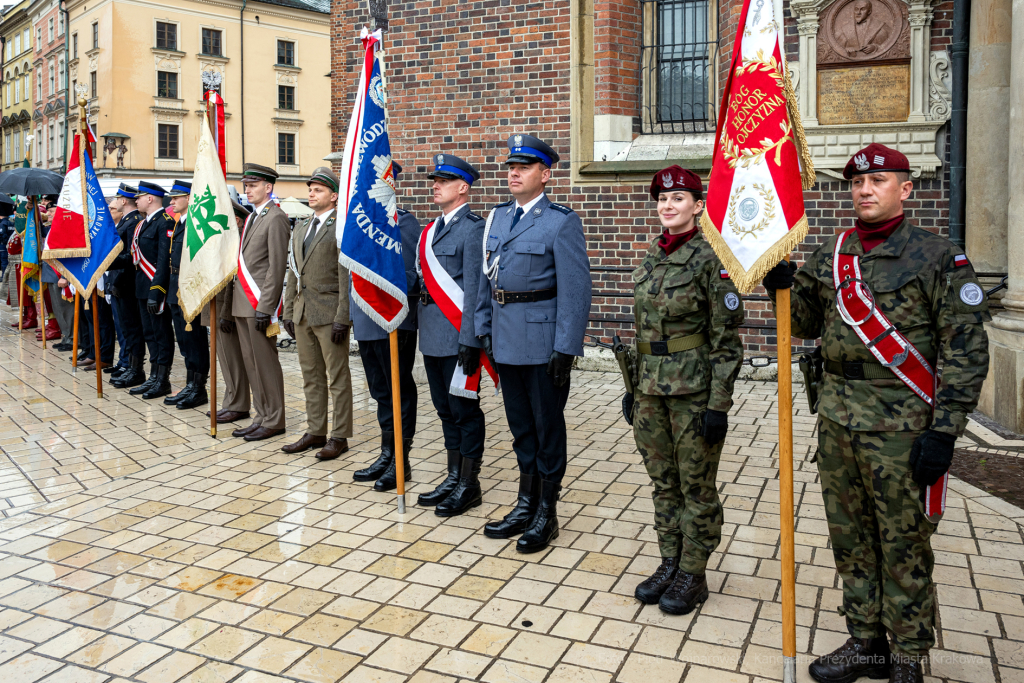 1 sierpnia, rocznica Powstania Warszawskiego, Rynek Główny, godzina W  Autor: P. Wojnarowski