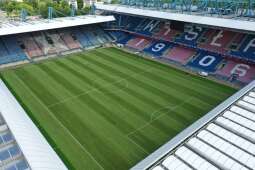 5f.jpg-Nowa murawa na pożegnanie Kuby Błaszczykowskiego