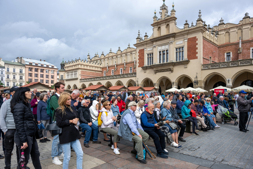 targi, sztuka, ludowa, rzemiosło, rękodzieło, Słowacja, Muzyk, orzeł pustynny, Rynek, konsul  Autor: P. Wojnarowski