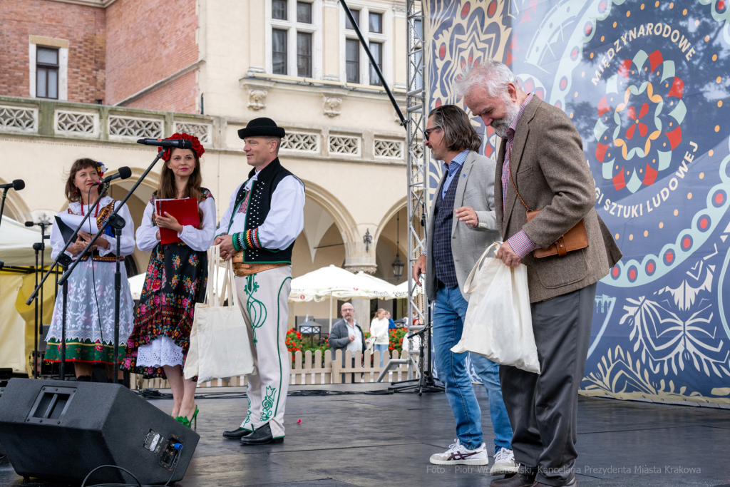 targi, sztuka, ludowa, rzemiosło, rękodzieło, Słowacja, Muzyk, orzeł pustynny, Rynek, konsul  Autor: P. Wojnarowski