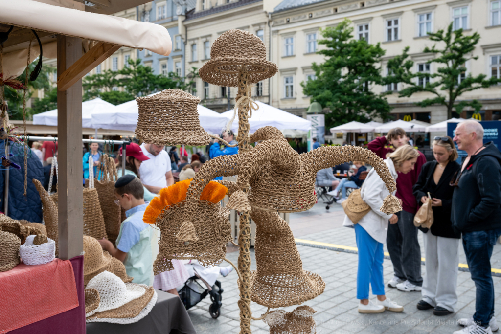 targi, sztuka, ludowa, rzemiosło, rękodzieło, Słowacja, Muzyk, orzeł pustynny, Rynek, konsul  Autor: P. Wojnarowski