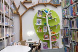 dscf5007.jpg-Filia nr 44 Biblioteki Kraków zaprasza po remoncie