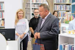 dscf5025.jpg-Filia nr 44 Biblioteki Kraków zaprasza po remoncie