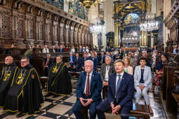 Solidarność, Porozumienia Sierpniowe, kwiaty, złożenie, Krzyż, Katyński, Fryczek, strażnik, u