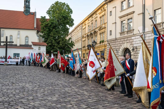 Solidarność, Porozumienia Sierpniowe, kwiaty, złożenie, Krzyż, Katyński, Fryczek, strażnik, u