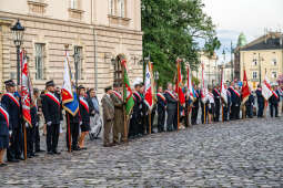 Solidarność, Porozumienia Sierpniowe, kwiaty, złożenie, Krzyż, Katyński, Fryczek, strażnik, u