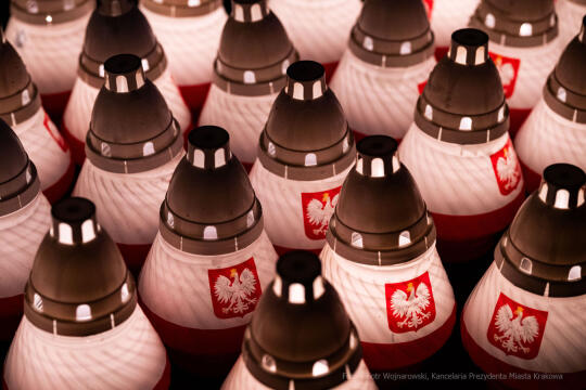 Solidarność, Porozumienia Sierpniowe, kwiaty, złożenie, Krzyż, Katyński, Fryczek, strażnik, u