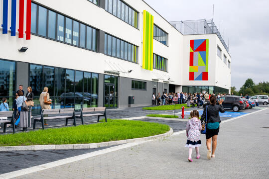 Szkoła, nr 20, Agatowa, Złocień, otwarcie, Majchrowski, dzieci, Komarewicz, Korfel-Jasińska