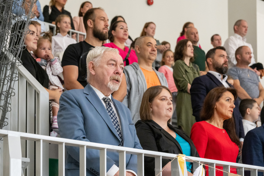 Szkoła, nr 20, Agatowa, Złocień, otwarcie, Majchrowski, dzieci, Komarewicz, Korfel-Jasińska  Autor: P. Wojnarowski, B. Świerzowski