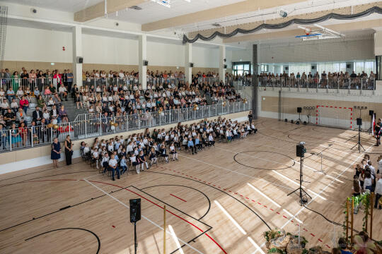 Szkoła, nr 20, Agatowa, Złocień, otwarcie, Majchrowski, dzieci, Komarewicz, Korfel-Jasińska