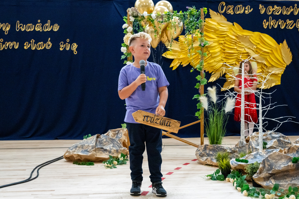 Szkoła, nr 20, Agatowa, Złocień, otwarcie, Majchrowski, dzieci, Komarewicz, Korfel-Jasińska  Autor: P. Wojnarowski, B. Świerzowski