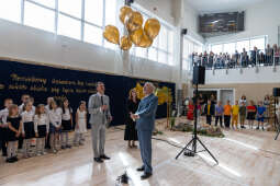 Szkoła, nr 20, Agatowa, Złocień, otwarcie, Majchrowski, dzieci, Komarewicz, Korfel-Jasińska