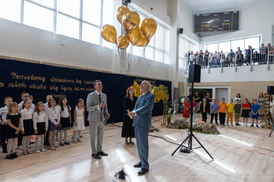 Szkoła, nr 20, Agatowa, Złocień, otwarcie, Majchrowski, dzieci, Komarewicz, Korfel-Jasińska