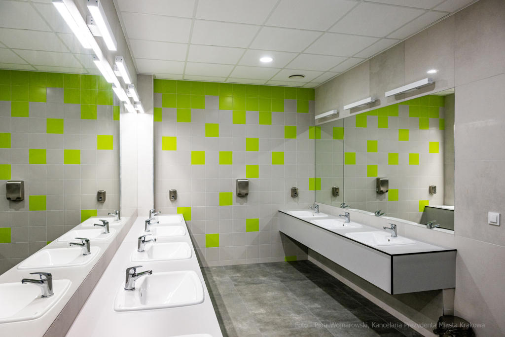 Szkoła, nr 20, Agatowa, Złocień, otwarcie, Majchrowski, dzieci, Komarewicz, Korfel-Jasińska  Autor: P. Wojnarowski, B. Świerzowski