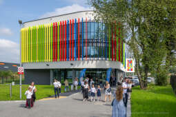 Szkoła, nr 20, Agatowa, Złocień, otwarcie, Majchrowski, dzieci, Komarewicz, Korfel-Jasińska