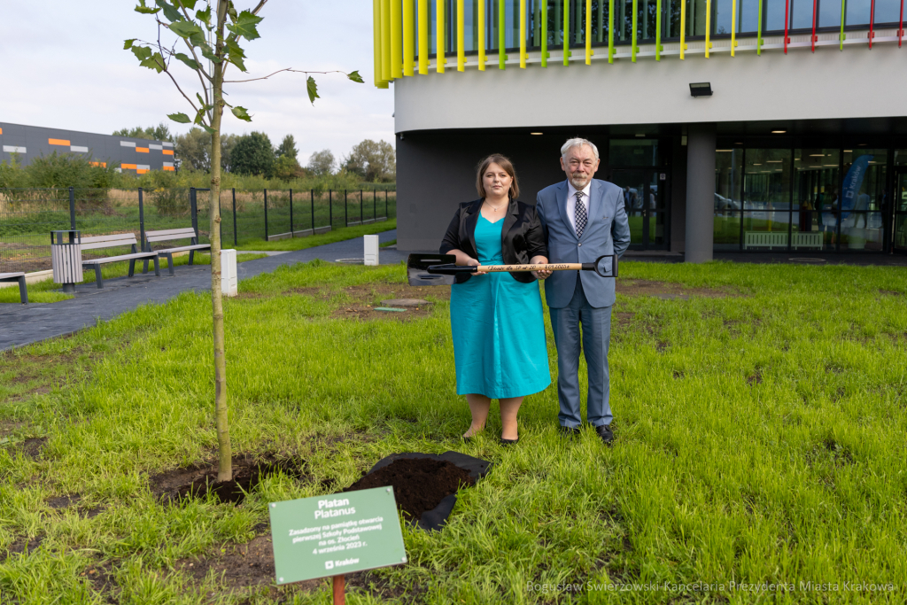 bs-230904-img_8394.jpg-Agatowa, Szkoła nr 20, Złocień, otwarcie  Autor: B. Świerzowski