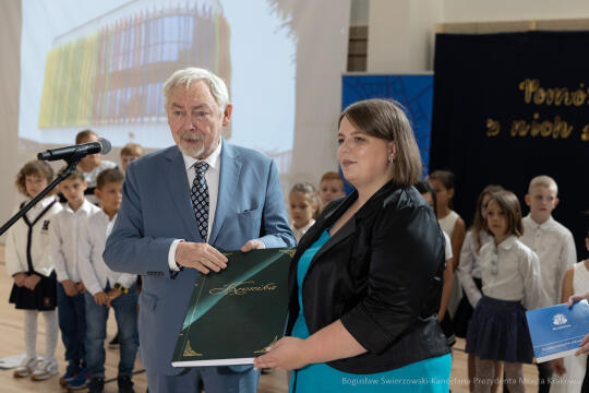 bs-230904-img_8598.jpg-Agatowa, Szkoła nr 20, Złocień, otwarcie