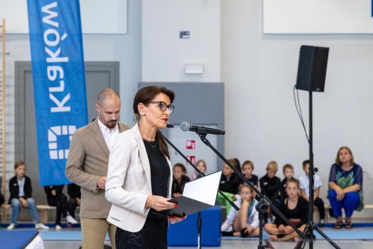 otwarcie, szkoła, hala, sportowa, ZIS, Kowal, Korfel-Jasińska, dzieci, gimnastycy