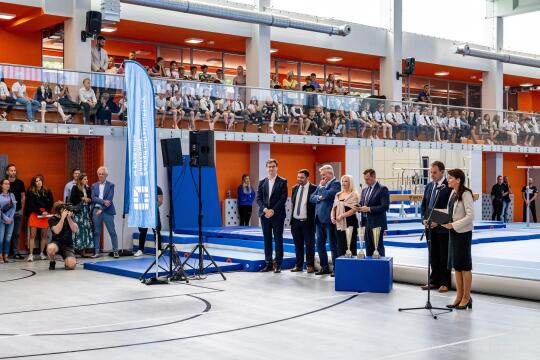 otwarcie, szkoła, hala, sportowa, ZIS, Kowal, Korfel-Jasińska, dzieci, gimnastycy