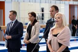 otwarcie, szkoła, hala, sportowa, ZIS, Kowal, Korfel-Jasińska, dzieci, gimnastycy