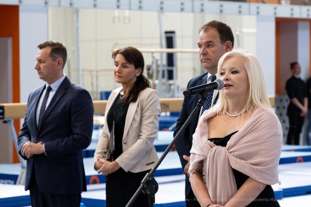 otwarcie, szkoła, hala, sportowa, ZIS, Kowal, Korfel-Jasińska, dzieci, gimnastycy  Autor: P. Wojnarowski