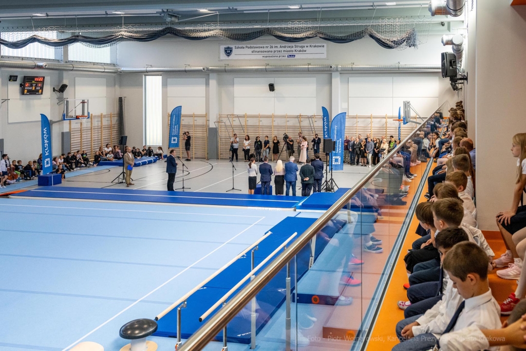 otwarcie, szkoła, hala, sportowa, ZIS, Kowal, Korfel-Jasińska, dzieci, gimnastycy  Autor: P. Wojnarowski
