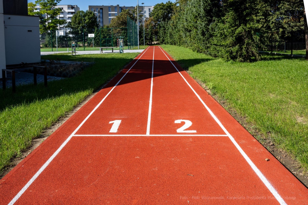 otwarcie, szkoła, hala, sportowa, ZIS, Kowal, Korfel-Jasińska, dzieci, gimnastycy  Autor: P. Wojnarowski