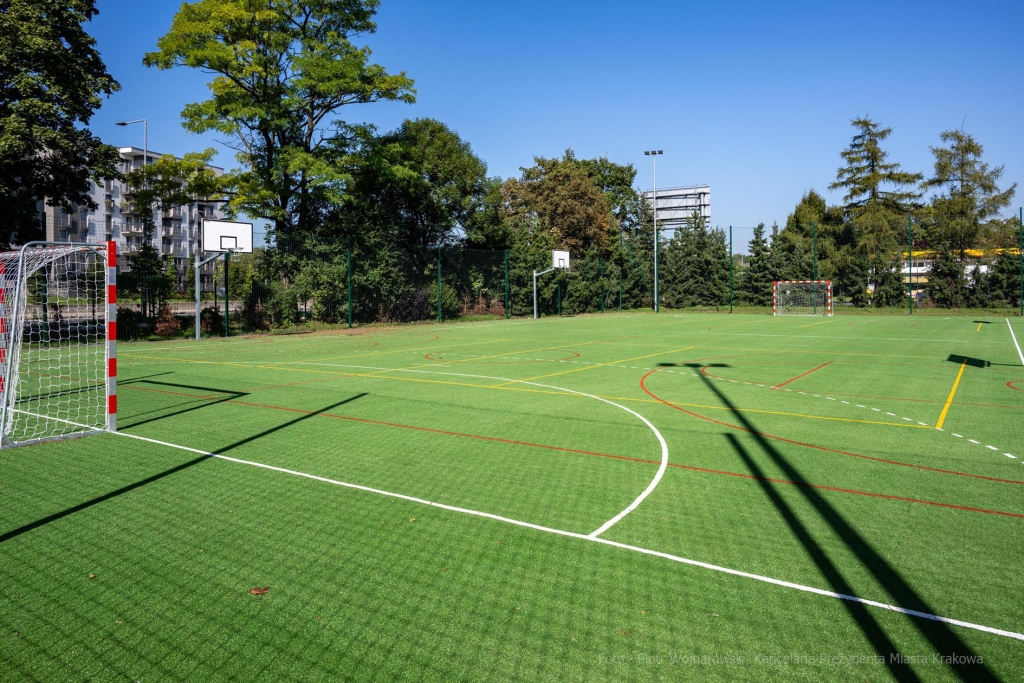 otwarcie, szkoła, hala, sportowa, ZIS, Kowal, Korfel-Jasińska, dzieci, gimnastycy  Autor: P. Wojnarowski