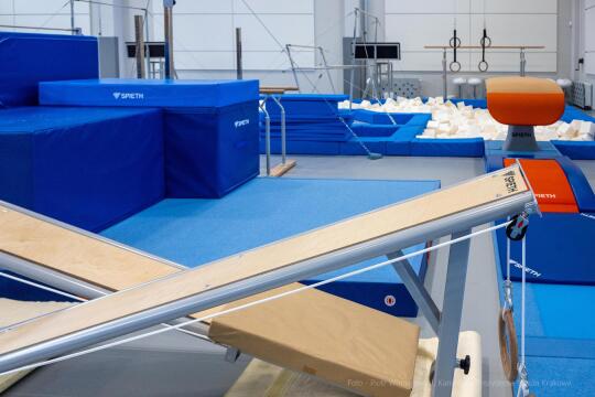 otwarcie, szkoła, hala, sportowa, ZIS, Kowal, Korfel-Jasińska, dzieci, gimnastycy