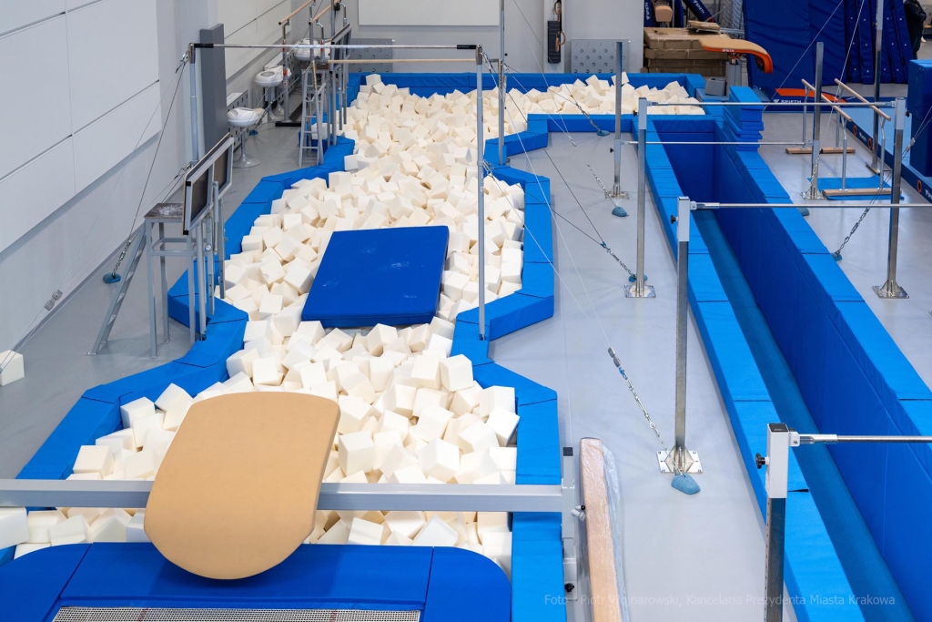 otwarcie, szkoła, hala, sportowa, ZIS, Kowal, Korfel-Jasińska, dzieci, gimnastycy  Autor: P. Wojnarowski