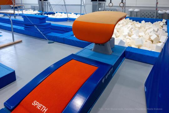 otwarcie, szkoła, hala, sportowa, ZIS, Kowal, Korfel-Jasińska, dzieci, gimnastycy