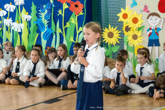 Szkoła Podstawaowa nr 72, Modrzewiowa, ślubowanie, nowe skrzydło, dzień patrona, Korfel-Jasińsk