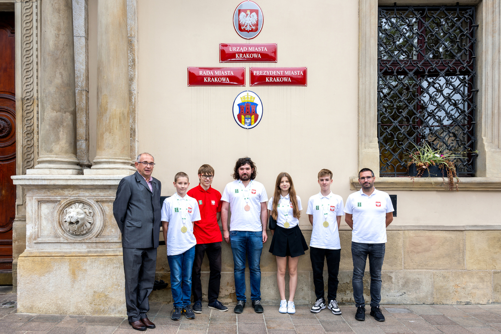 pw_65_001_fot. piotr wojnarowski.jpg-brydż, mistrzostwa świata, juniorzy, medaliści, U 16, U 26  Autor: P. Wojnarowski