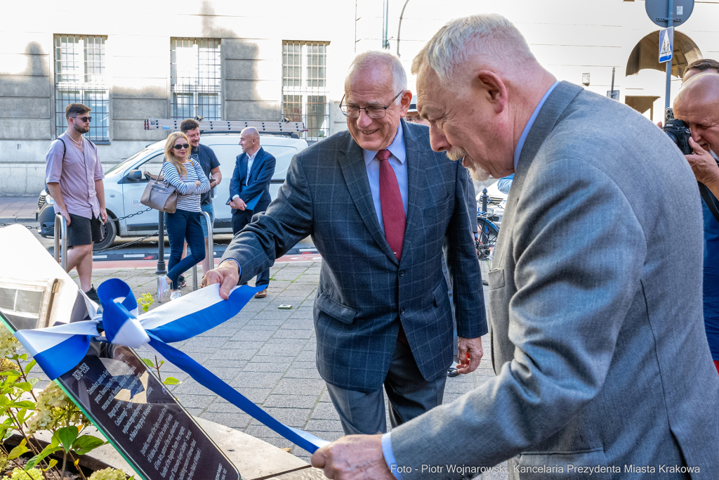 Wielopole, krążownik, IKC, Marian Dąbrowski, Majchrowski, odsłonięcie, tablica, platan  Autor: P. Wojnarowski