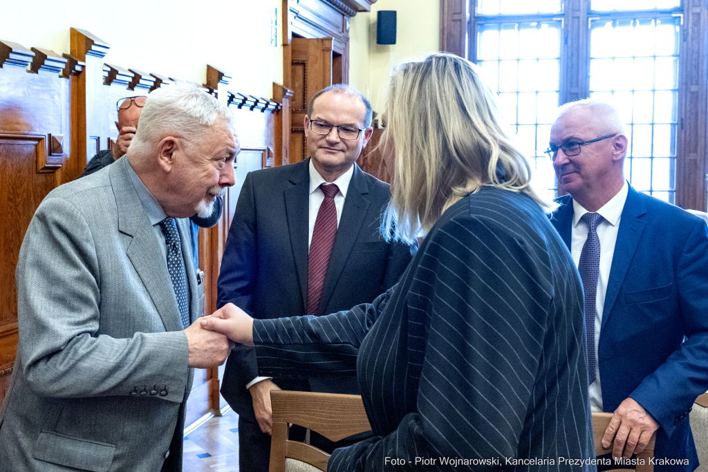 gminy, KZN SIM Ziemia Krakowska, Majchrowski, podpisanie umowy, Rządowy Fundusz Rozwoju Mieszkalnic  Autor: P. Wojnarowski