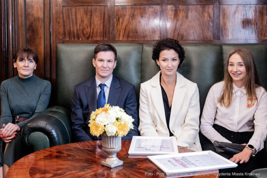 olimpijczycy, amabsadorzy sportu, Kraków, Majchrowski, Czapla, Knapik-Miazga, Kąkol, Pasiut, medal