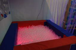 dsc00085.jpg-Sala sensoryczna od KHK SA dla SP 142