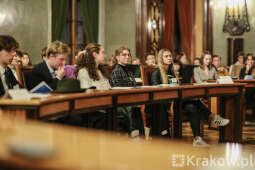 fr_20231018_0422.jpg-Pierwsza sesja XI kadencji Młodzieżowej Rady Krakowa