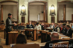 fr_20231018_0635.jpg-Pierwsza sesja XI kadencji Młodzieżowej Rady Krakowa