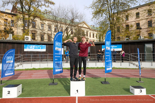 bs-231030-img_0925.jpg-Bieg, Korfel,