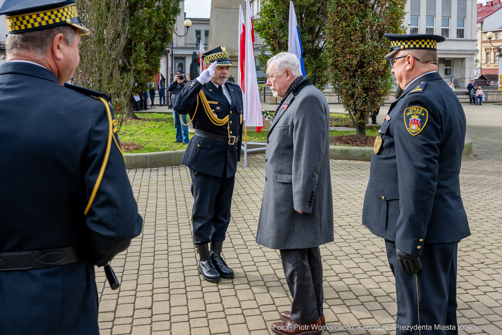 uroczystość, 105. rocznica wyzwolenia Krakowa, Straż Miejska, ślubowanie, Majchrowski, Buszek, m  Autor: P. Wojnarowski