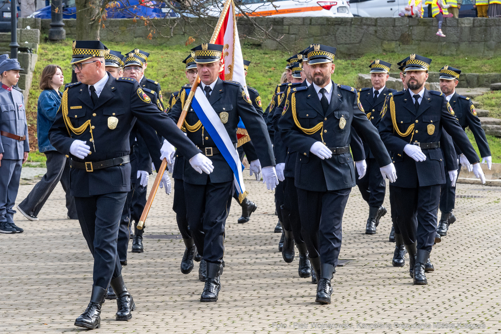 uroczystość, 105. rocznica wyzwolenia Krakowa, Straż Miejska, ślubowanie, Majchrowski, Buszek, m  Autor: P. Wojnarowski