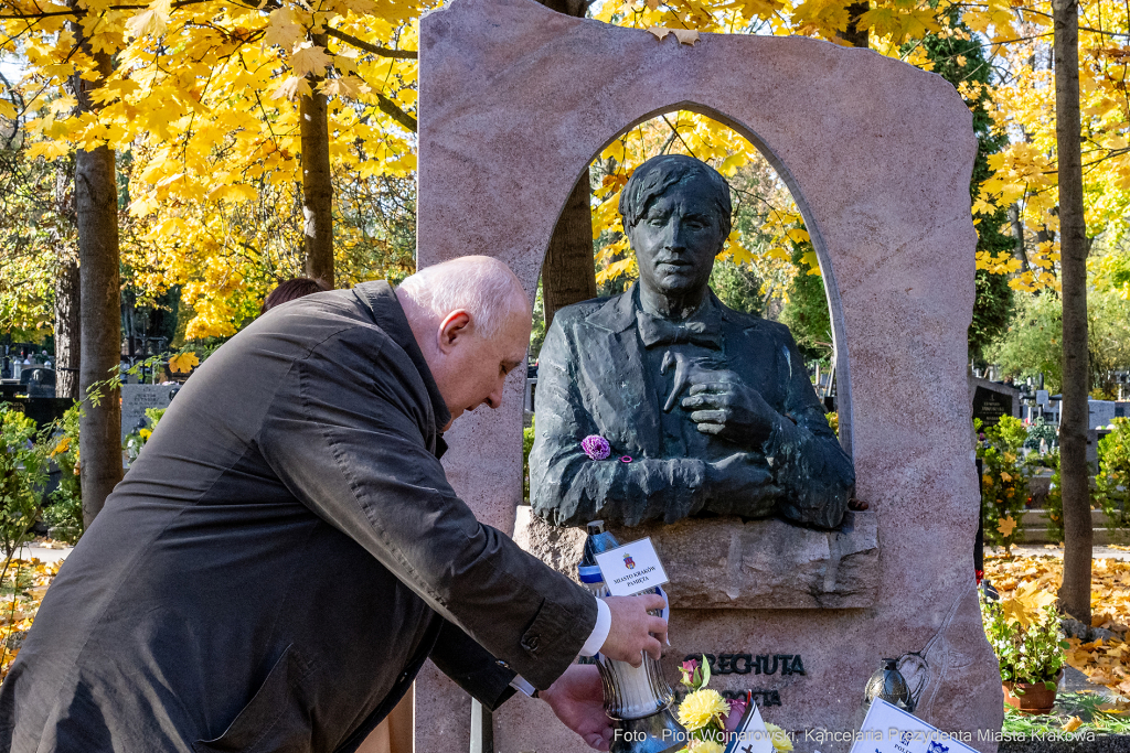 Bogusław Kośmider, Artur Buszek, znicze, Cmentarz Rakowicki, Krakowski Znicz Pamięci  Autor: P. Wojnarowski