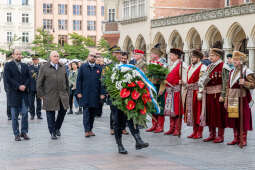 105. rocznica wyzwolenia Krakowa, Kraków, zabory, wyzwolenie, kwiaty, wieńce, złożenie, wieża r