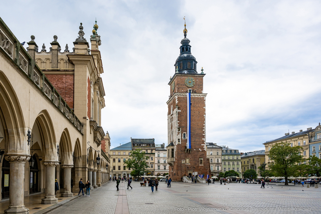 105. rocznica wyzwolenia Krakowa, Kraków, zabory, wyzwolenie, kwiaty, wieńce, złożenie, wieża r  Autor: P. Wojnarowski