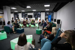 jg1_231104_202a1673.jpg-Spotkanie prezydenta Kuliga z kobietami